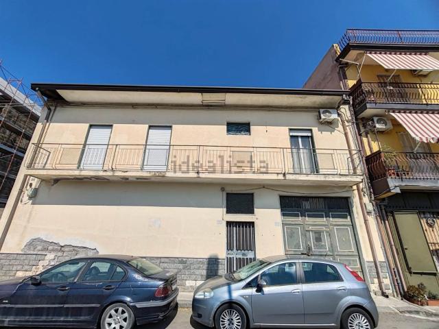 Casa in vendita a Paternò, Sicilia