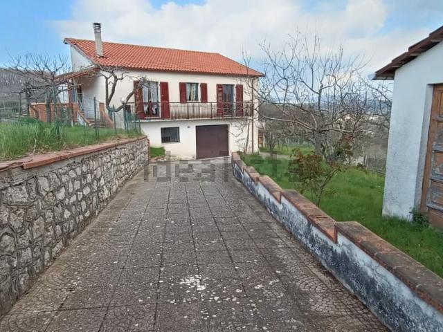Casa in vendita a Torella Dei Lombardi, Campania