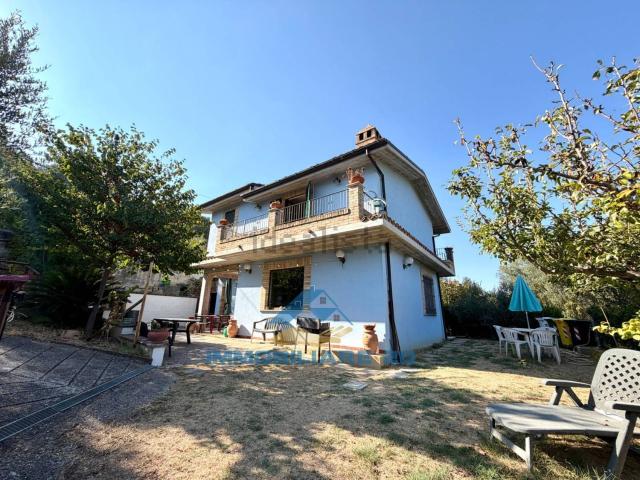 Casa in vendita a Castelnuovo Vomano, Castellalto