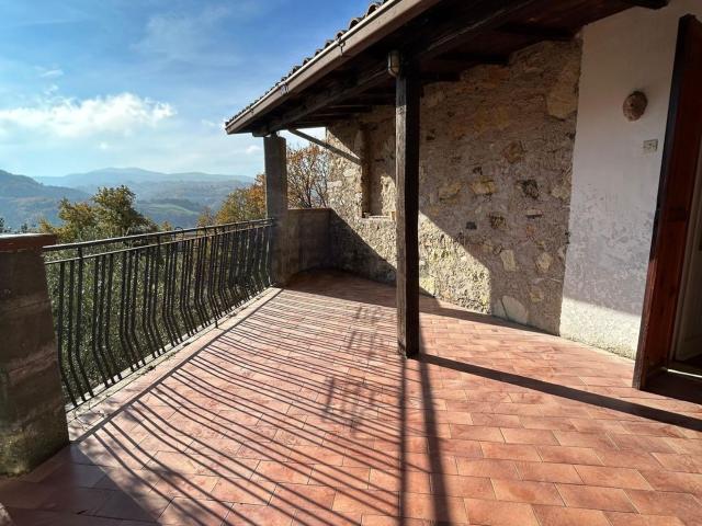 Casa in vendita a Spoleto, Umbria