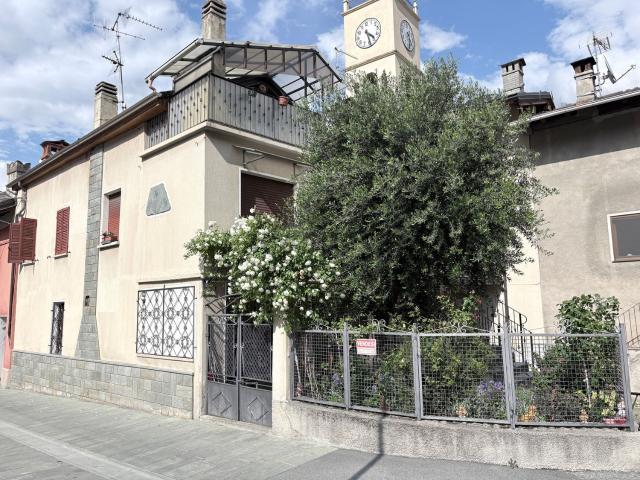 Casa in vendita a Issogne, Aosta