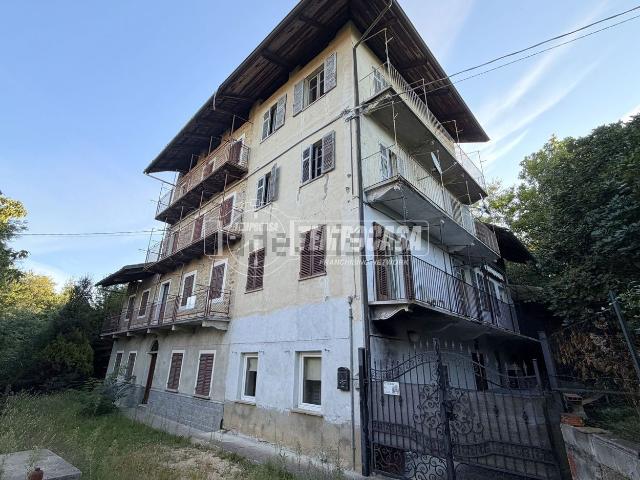 Casa in vendita a Sola, Strona