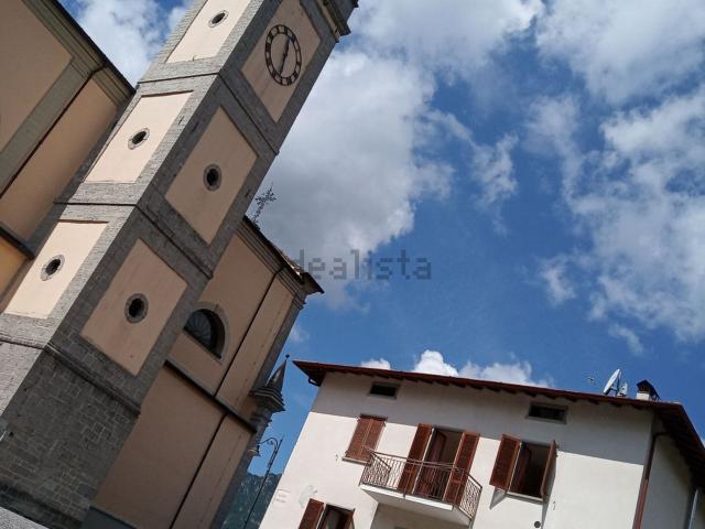 Casa in vendita a Locatello, Lombardia