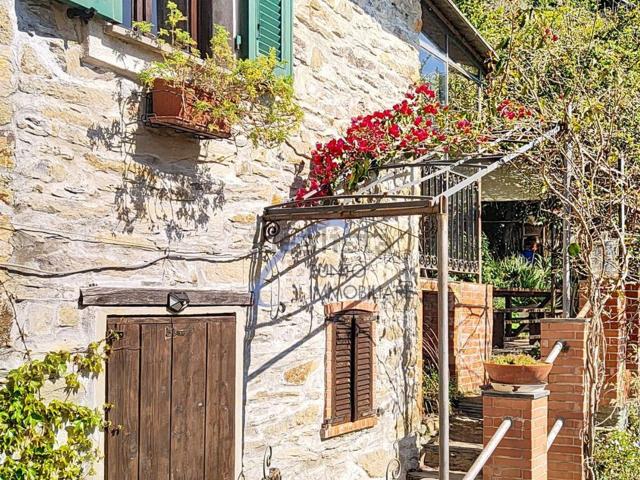 Casa in vendita a San Colombano Certenoli