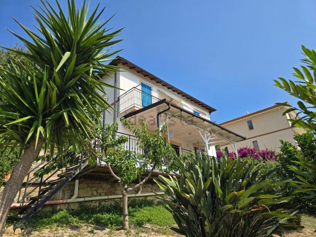 Casa in vendita a Poggio di Sanremo, San Remo