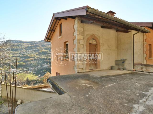 Casa in vendita a San Giacomo, Ascoli Piceno