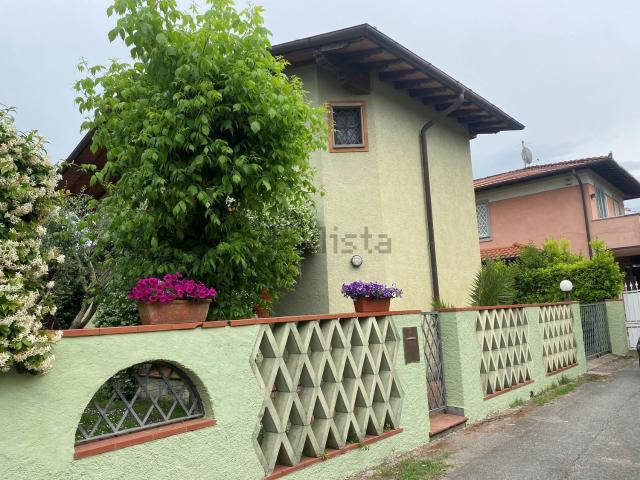 Casa in vendita a Roma Imperiale, Forte dei Marmi