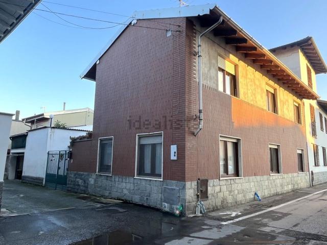 Casa in vendita a Torrion Quartara, Novara