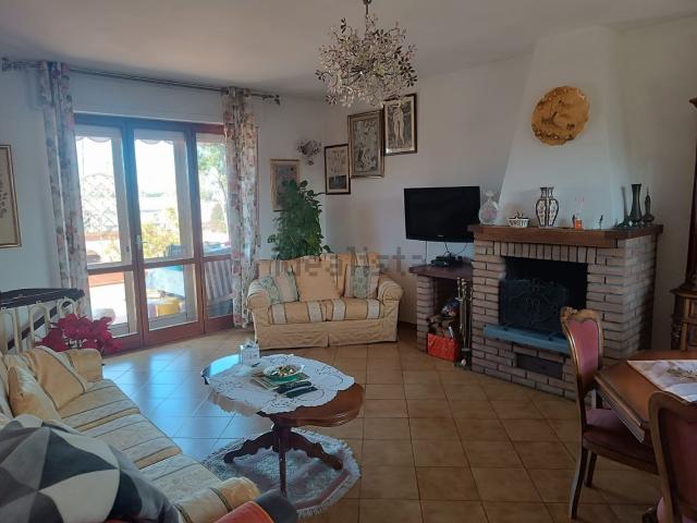 Casa in vendita a Collesalvetti, Toscana