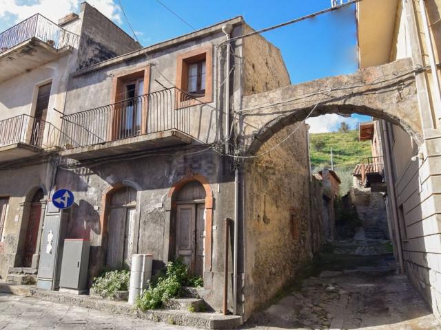 Casa in vendita a Calatabiano, Sicilia