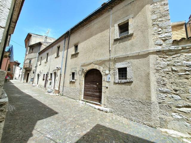 Casa in vendita a Rocca Di Mezzo, Abruzzo
