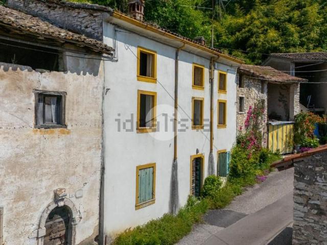 Casa in vendita a Tregnago, Veneto