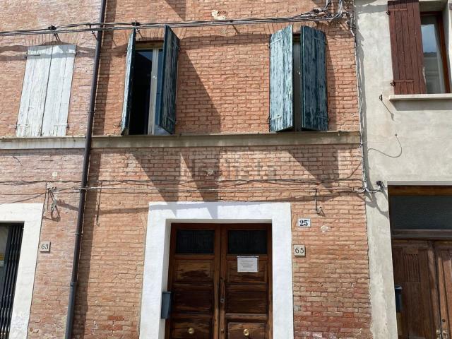 Casa in vendita a Unione Comuni Modenesi Area Nord, Mirandola