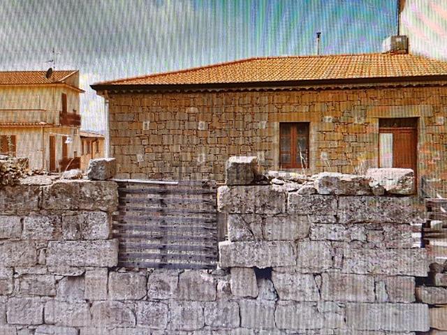 Casa in vendita a Castell'umberto, Sicilia