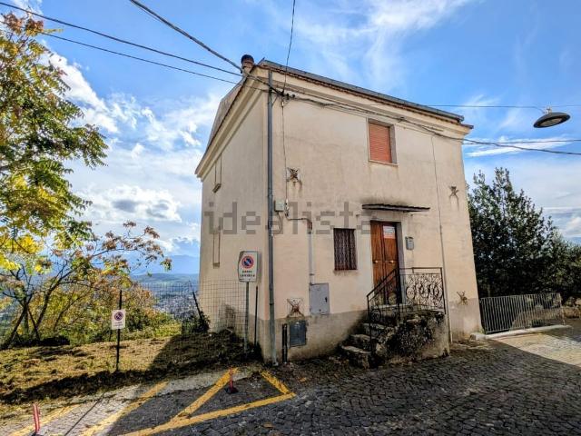 Casa in vendita a Pesche, Molise