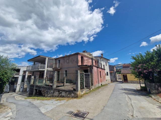 Casa in vendita a Isernia, Molise