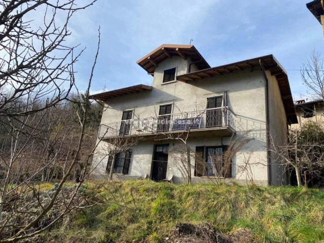 Casa in vendita a Comunità Montana della Valle Brembana, Zogno