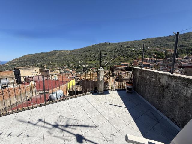 Casa in vendita a Pettineo, Sicilia