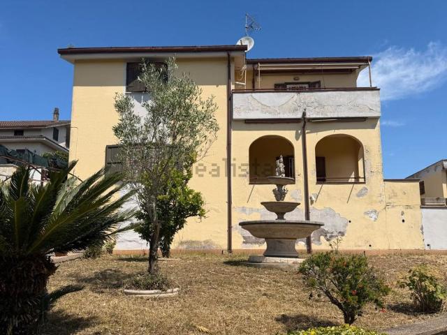 Casa in vendita a Aprilia, Lazio