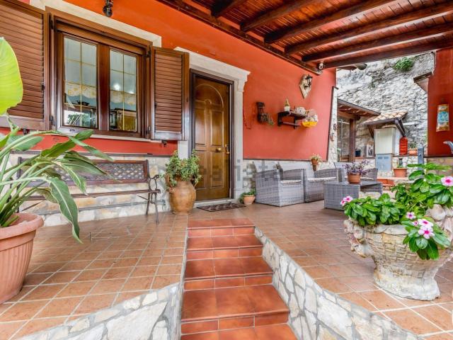Casa in vendita a Sezze, Latina