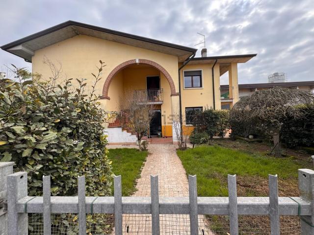 Casa in vendita a Villafontana di Bovolone, Bovolone