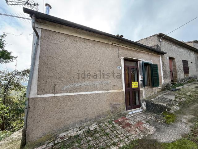 Casa in vendita a Valentano, Lazio