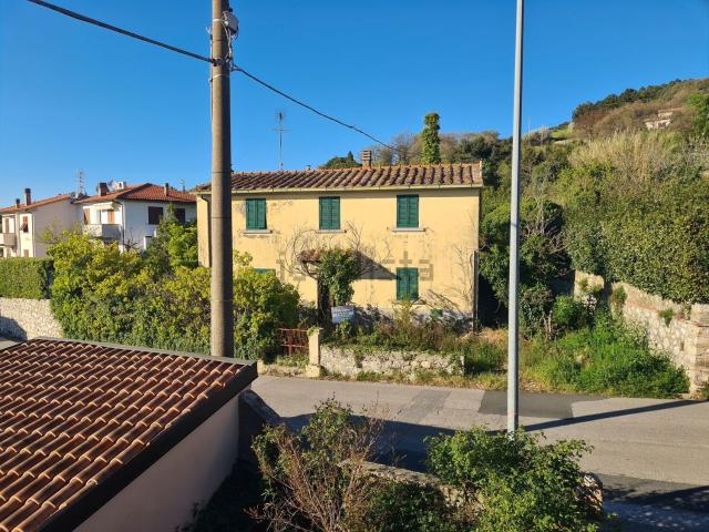 Casa in vendita a Castellina Marittima, Toscana