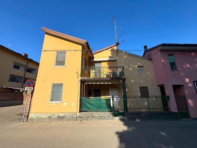 Casa in vendita a Sannazzaro De' Burgondi, Lombardia