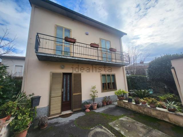 Casa in vendita a Montale Alto, Montale