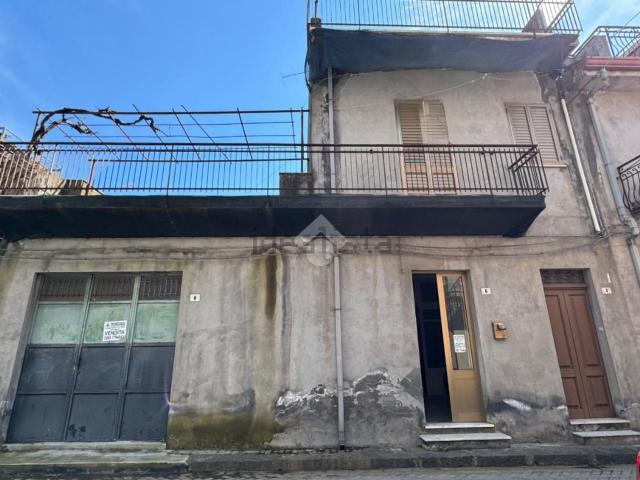 Casa in vendita a Piedimonte Etneo, Sicilia