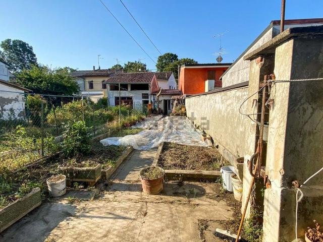 Casa in vendita a Rivarolo Del Re, Lombardia