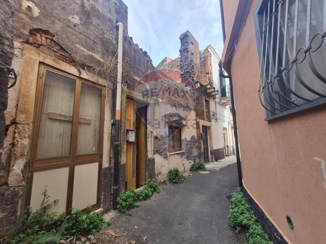 Casa in vendita a Borgo-Sanzio, Catania