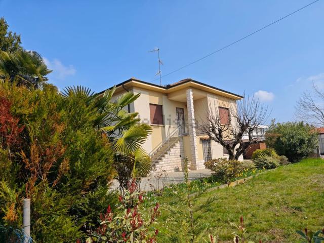 Casa in vendita a Cassano Magnago, Lombardia