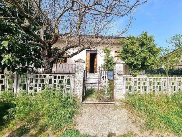 Casa in vendita a Calvi, Campania
