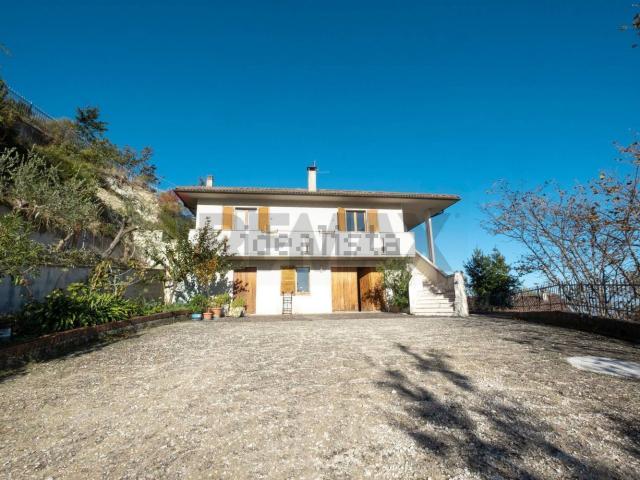 Casa in vendita a Marche, Ancona