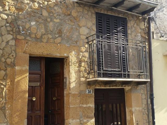 Casa in vendita a Monte, Piazza