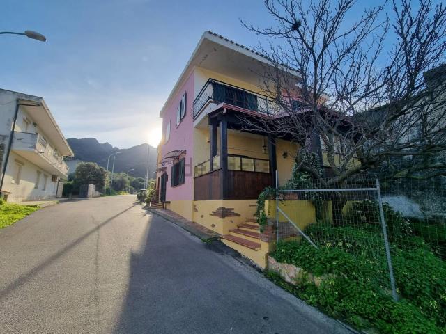 Casa in vendita a Nuxis, Sardigna/Sardegna