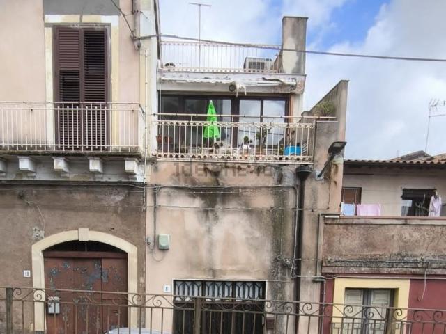 Casa in vendita a Pedara, Sicilia