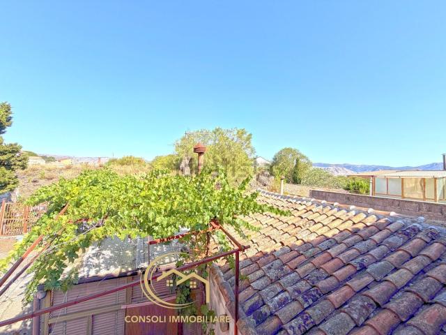 Casa in vendita a Castiglione Di Sicilia, Sicilia