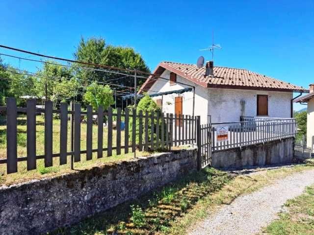 Casa in vendita a Comunità Montana della Valle Brembana, Zogno