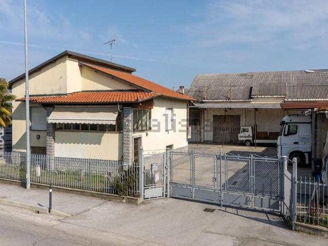 Casa in vendita a Villanovetta, Verzuolo