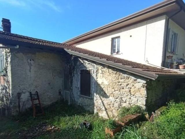 Casa in vendita a Sarzana, Liguria