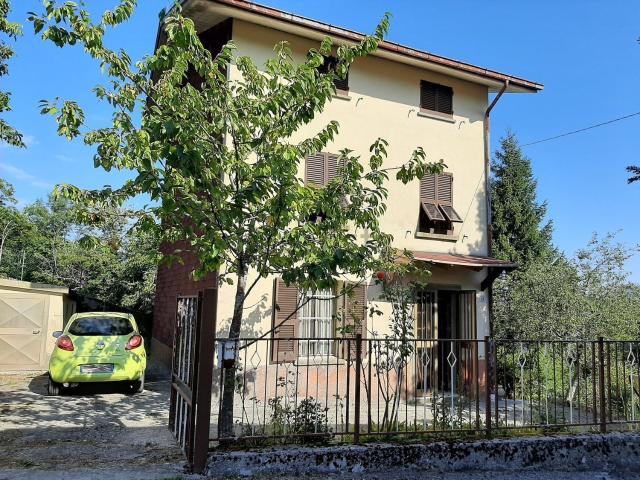 Casa in vendita a Tornolo, Reggio Emilia