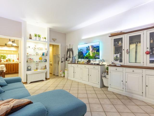 Casa in vendita a Aicurzio, Lombardia