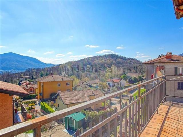 Casa in vendita a Borgnana, Cuasso al Monte
