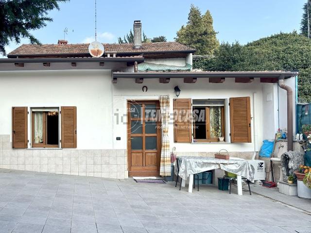 Casa in vendita a Oleggio Castello, Novara