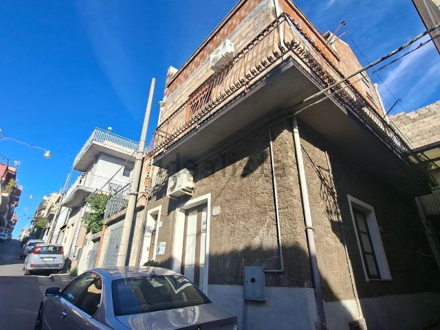 Casa in vendita a Santa Maria di Licodia, Catania