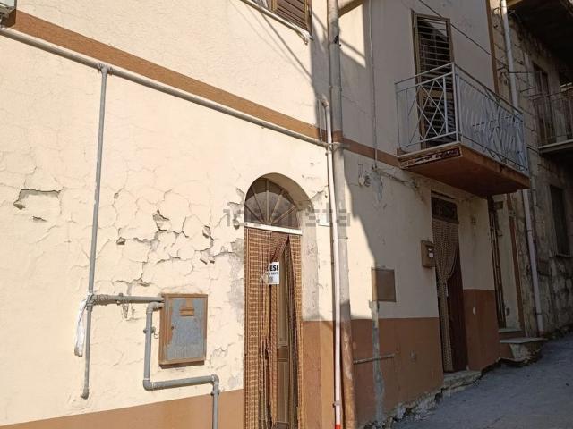 Casa in vendita a Acquaviva Platani, Caltanissetta