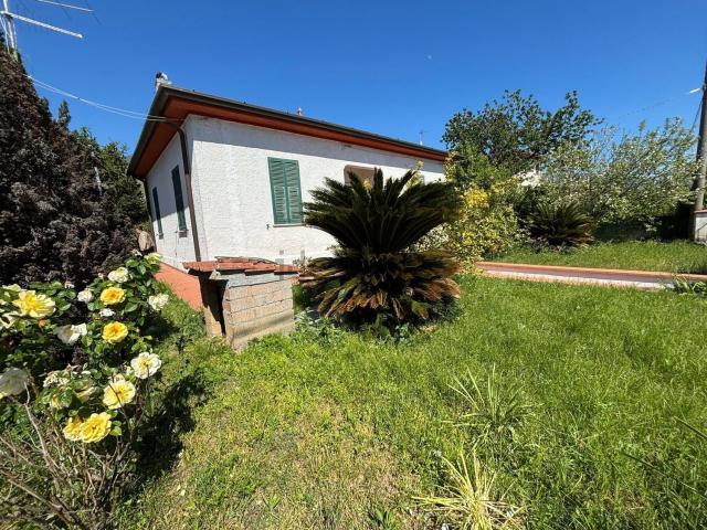 Casa in vendita a San Lorenzo, Marina Di Massa