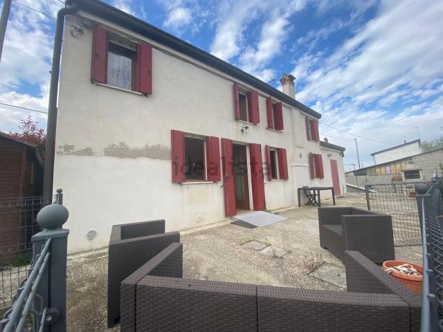 Casa in vendita a Canaro, Veneto